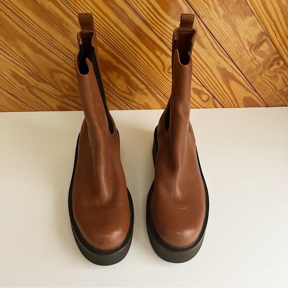 VINCE Brinton Leather Round Toe Chelsea Boot - Picture 4 of 7